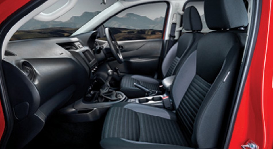 Nissan Navara XE 03 Interior Comfort