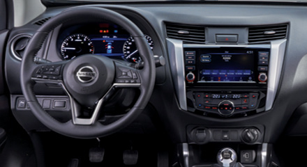 Nissan Navara LE steering wheel, radio and touch screen